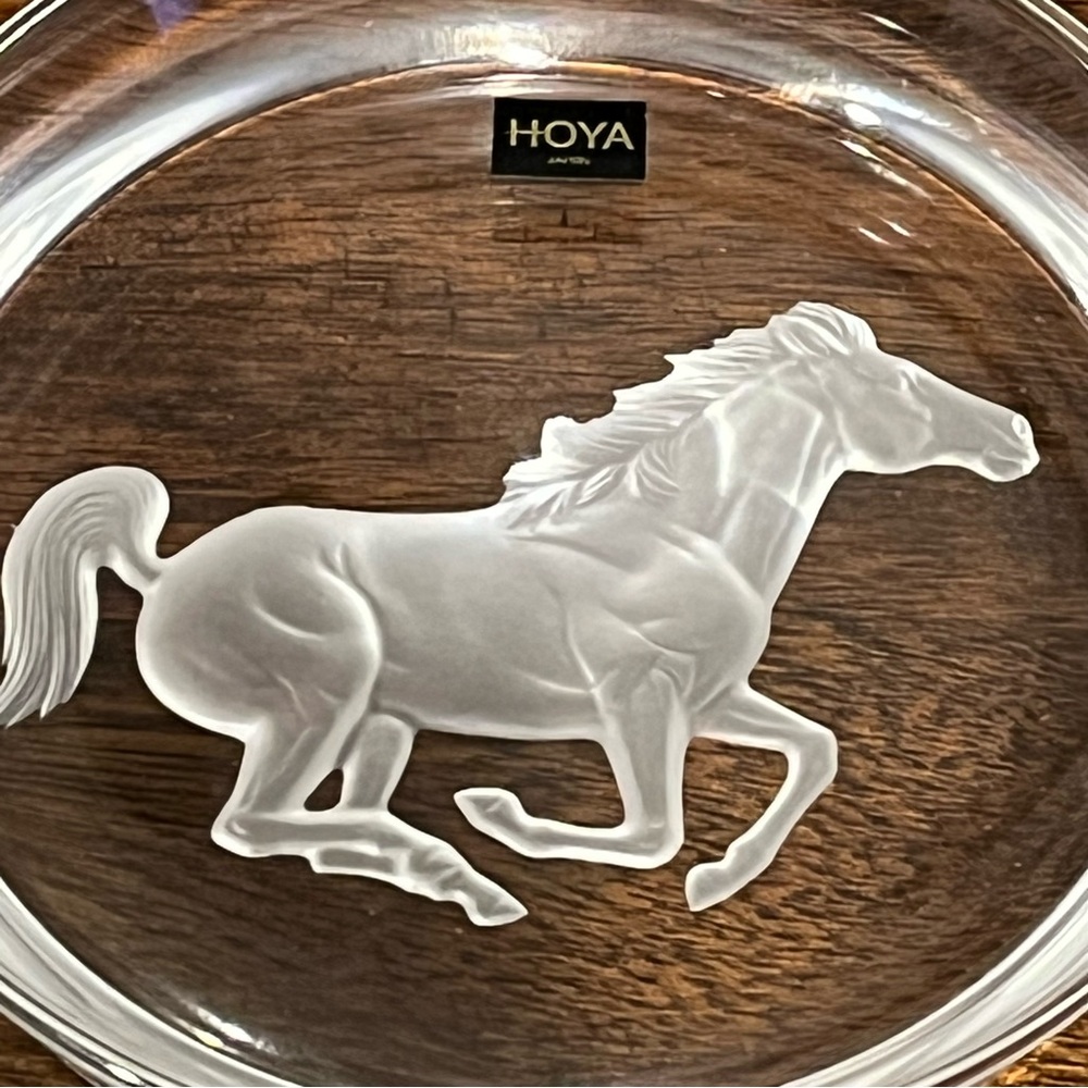 Hoya Etched Crystal Intaglio Prancing Horse Wine Bottle Coaster or Plate - Picture 4 of 6